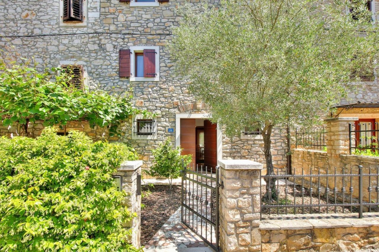 Villa Anthony With 3 Bedroom And Private Pool Near Umag Materada Экстерьер фото